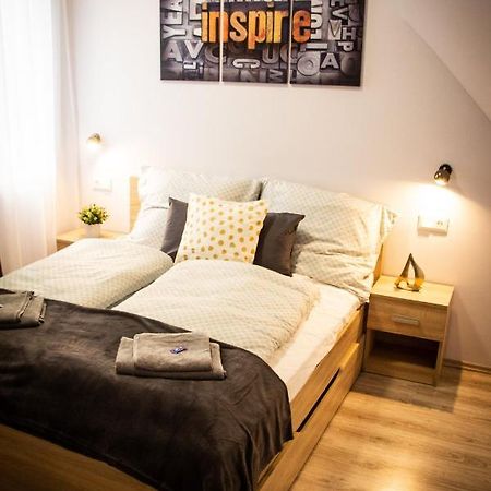 Loli Apartman มิชโคลซ์ ภายนอก รูปภาพ