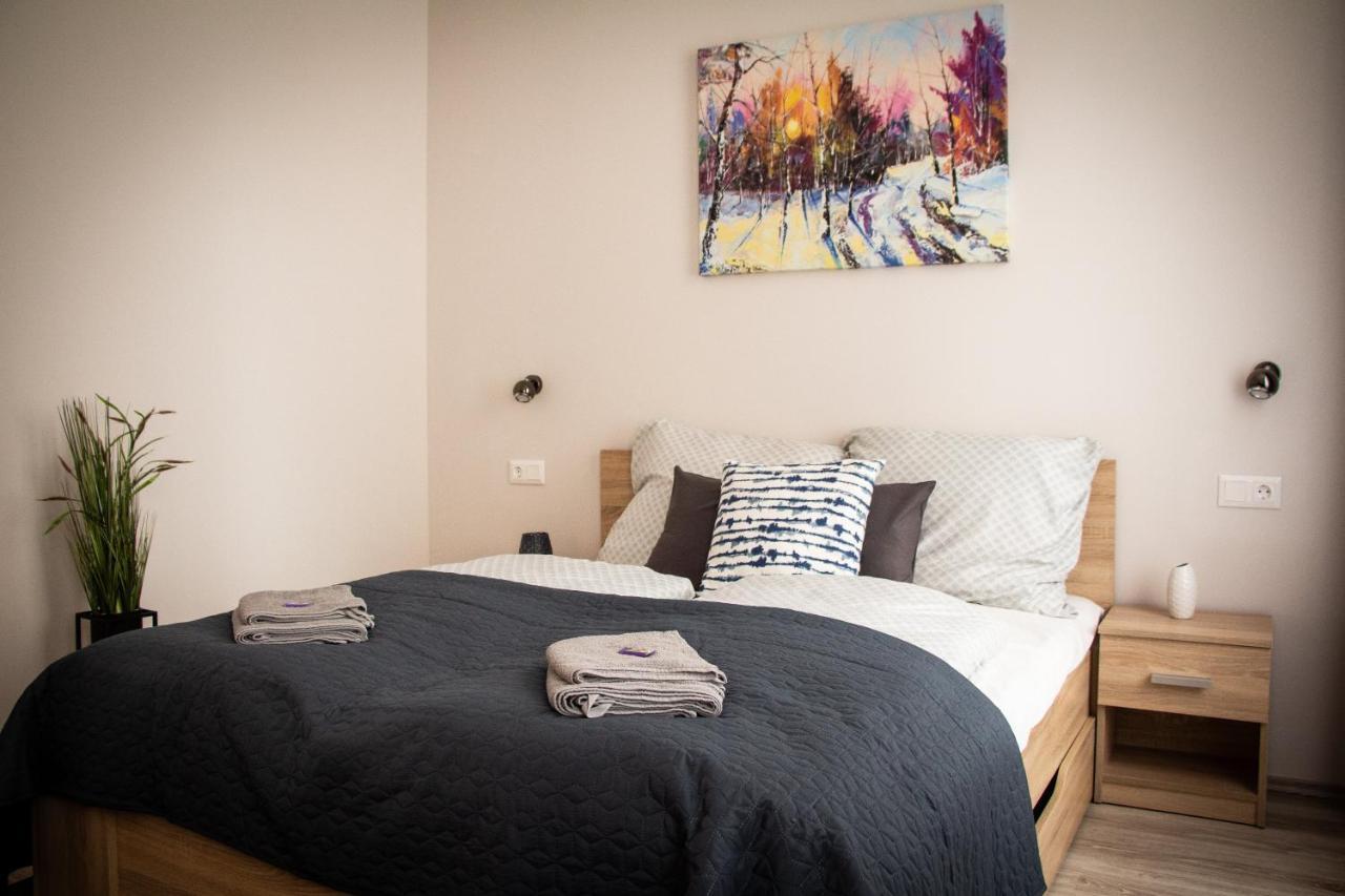 Loli Apartman มิชโคลซ์ ภายนอก รูปภาพ