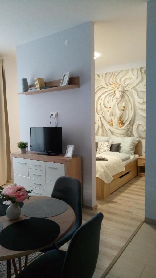 Loli Apartman มิชโคลซ์ ภายนอก รูปภาพ