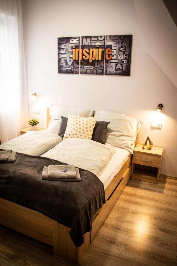 Loli Apartman มิชโคลซ์ ภายนอก รูปภาพ