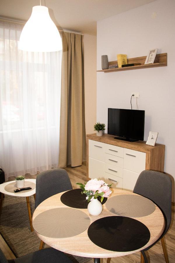 Loli Apartman มิชโคลซ์ ภายนอก รูปภาพ